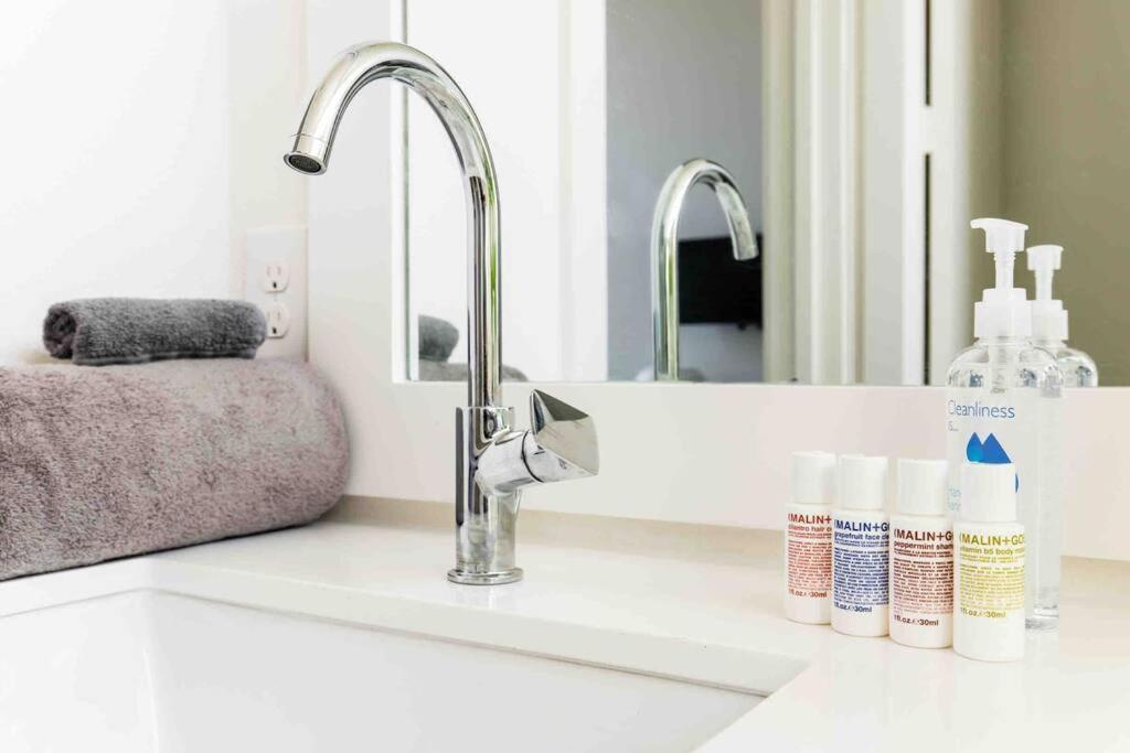 Beautiful Perfectly Located Luxury 2 Bed Townhome ดัลลัส ภายนอก รูปภาพ