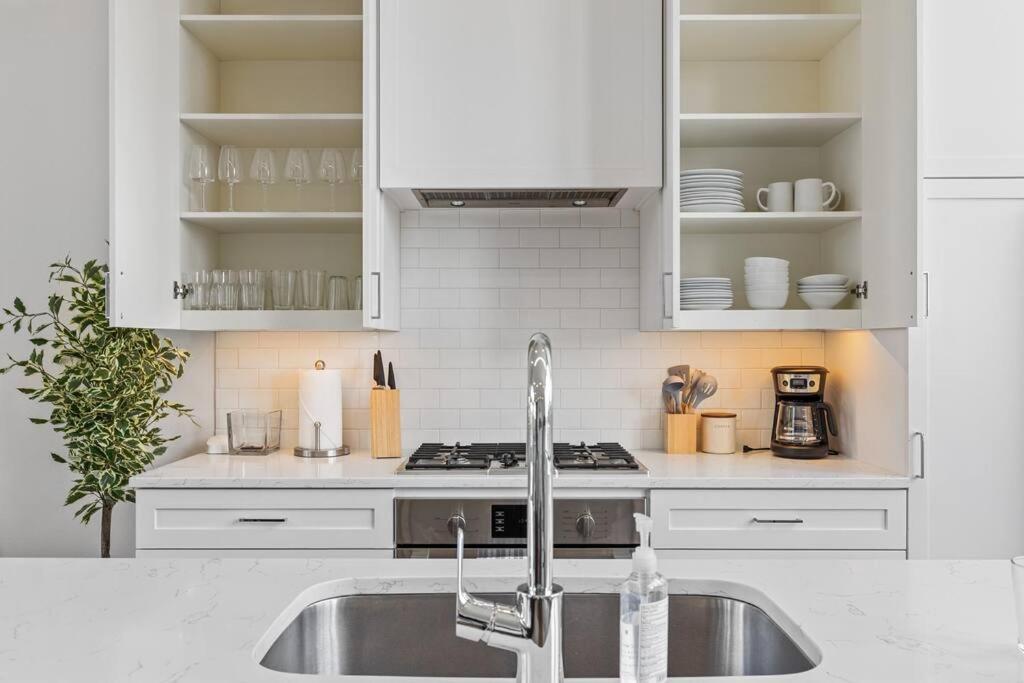Beautiful Perfectly Located Luxury 2 Bed Townhome ดัลลัส ภายนอก รูปภาพ